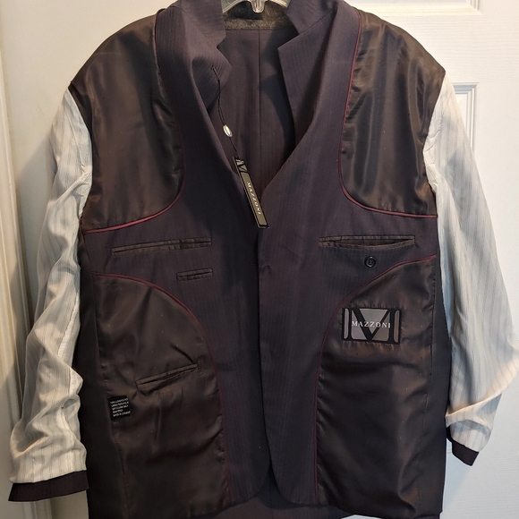 Mazzoni Men's Modern Stripes 2 button Blazer - Picture 4 of 10